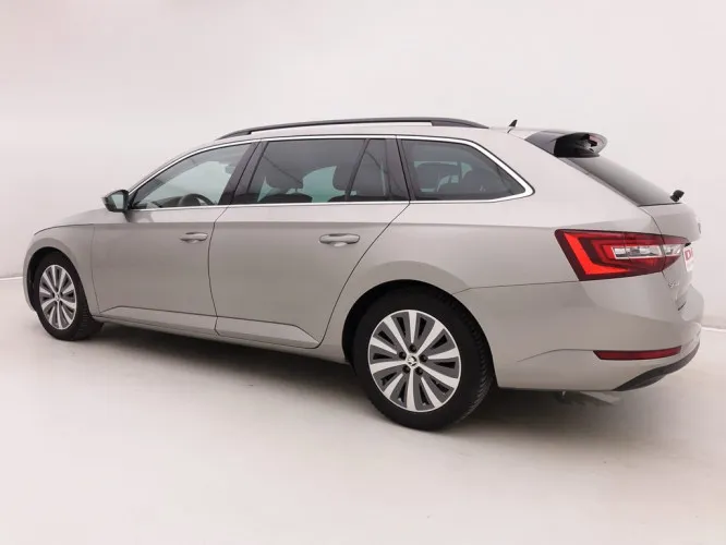 Skoda Superb 1.6 TDi 120 Combi Ambition + GPS + Camera + Winter Pack Image 3